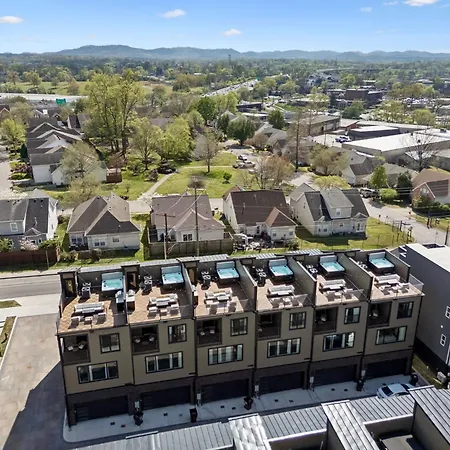 Elegant Townhome Rooftop Hot Tub & Fireplace