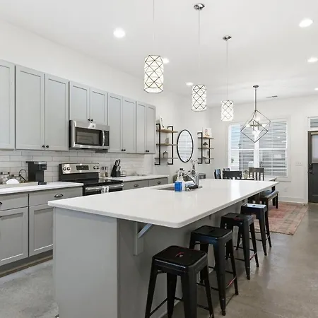 Modern 3br With Rooftop - 10 Min To Broadway *