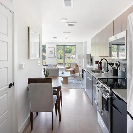 Landing Spectacular Studio Gym Apartment Nashville