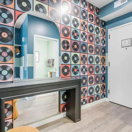 Boutique With Pool Gym And Walk To Midtown Nashville