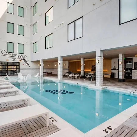 Boutique With Pool Gym And Walk To Midtown Nashville