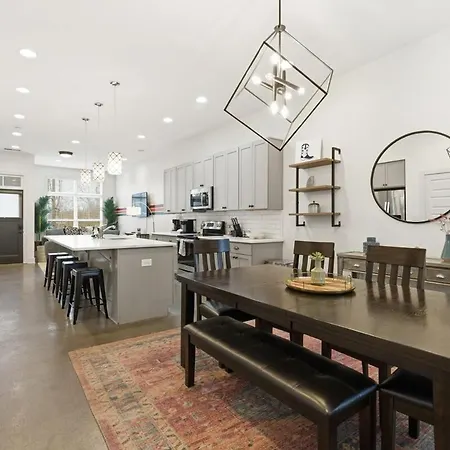 Modern 3br With Rooftop - 10 Min To Broadway Apartment