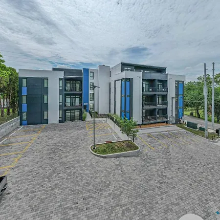Private Rooftop, Karaoke Fun & | Sleeps 10+ *