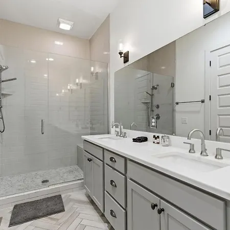 Modern 3br With Rooftop - 10 Min To Broadway Apartment *