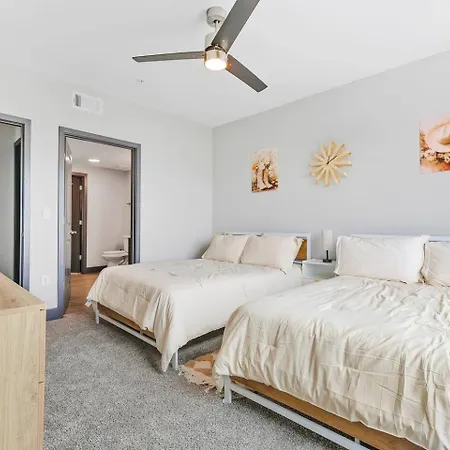 Apartment Retreat Pool, Gym, Rooftop Lounge & Free Parking Nashville