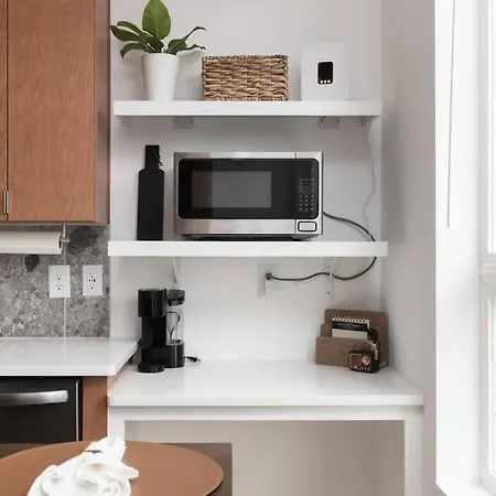 Apartment 3 Miles To Downtown With Free Parking And Walk To Coffee Nashville