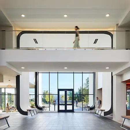 Landing Spectacular Studio Gym