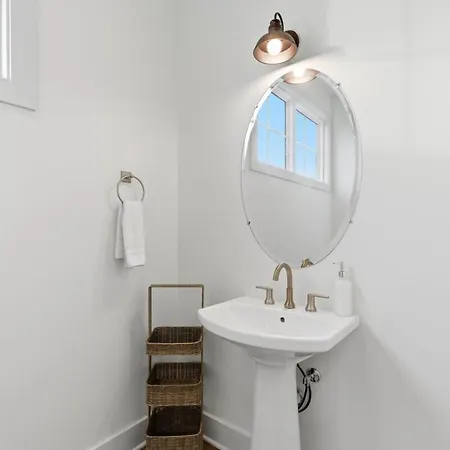 Modern 3br With Rooftop - 10 Min To Broadway Apartment *