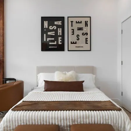 3 Miles To Downtown With Free Parking And Walk To Coffee Apartment *