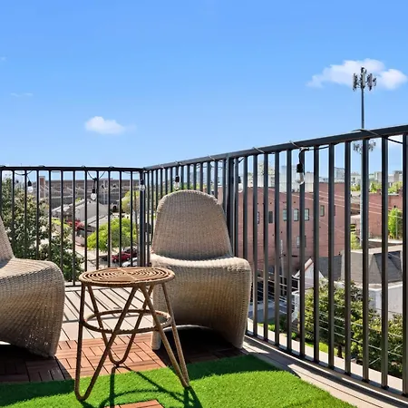 The Penthouse - 3br Rooftop - Downtown Apartment *
