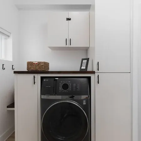 3 Miles To Downtown With Free Parking And Walk To Coffee Apartment Nashville