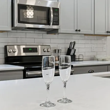 Modern 3br With Rooftop - 10 Min To Broadway Apartment