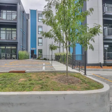 Private Rooftop, Karaoke Fun & | Sleeps 10+ * Nashville
