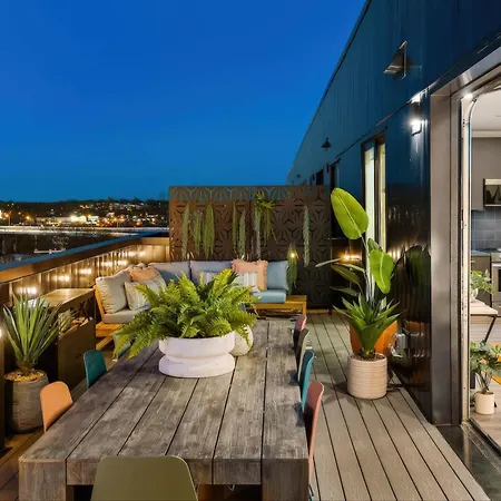 The Penthouse - 3br Rooftop - Downtown