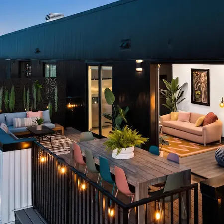 The Penthouse - 3br Rooftop - Downtown *