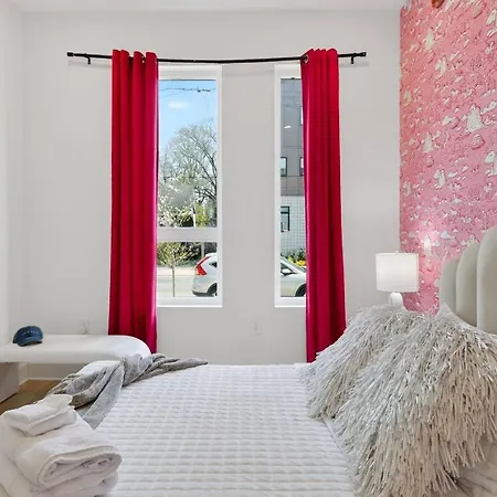 Apartment The Bloom House Cosmic Cowgirl By Avantstay