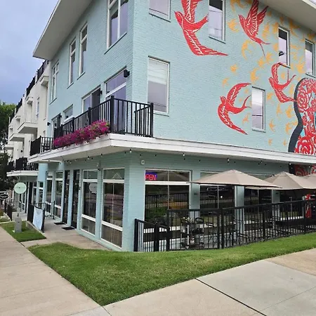 3 Miles To Downtown With Free Parking And Walk To Coffee Apartment