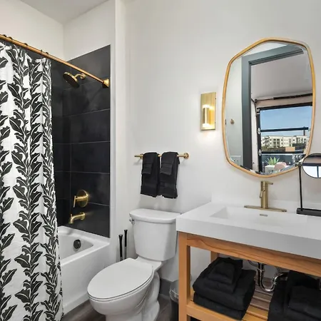 The Penthouse - 3br Rooftop - Downtown
