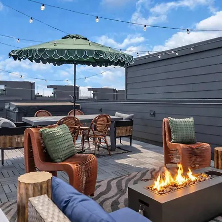 Apartment Hideaway - Rooftop - Fire Pit Nights *