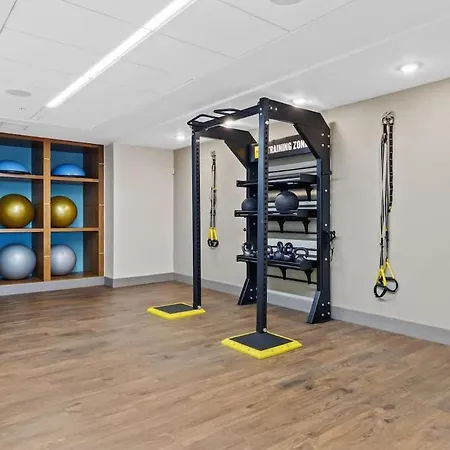 Light-filled Retreat Near Broadway & Pool Nashville