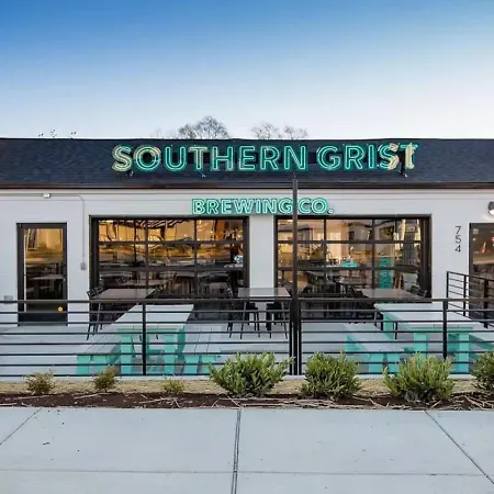3 Miles To Downtown With Free Parking And Walk To Coffee Apartment Nashville