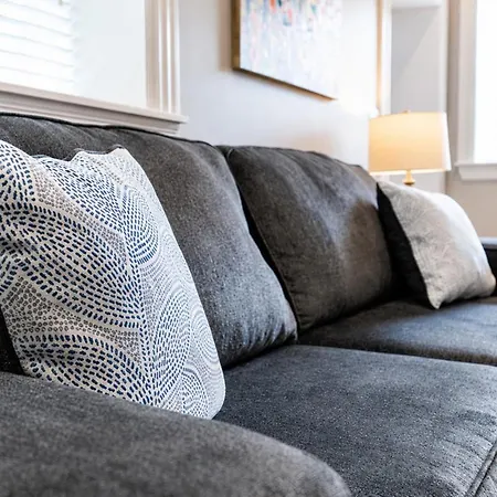 Bright & Cozy Church Conversion 1br * Nashville