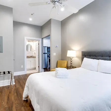 Bright & Cozy Church Conversion 1br Apartment Nashville