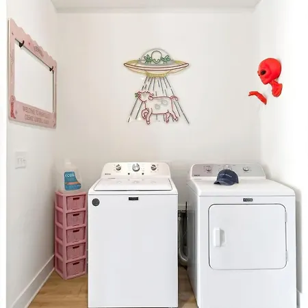 The Bloom House Cosmic Cowgirl By Avantstay Apartment