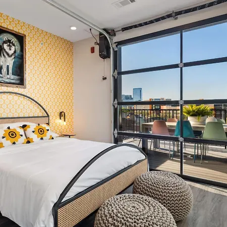 The Penthouse - 3br Rooftop - Downtown Apartment Nashville