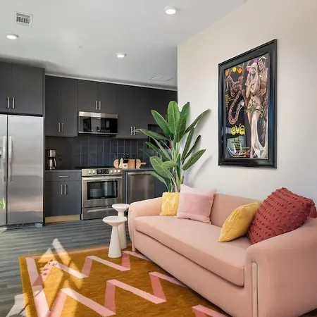 The Penthouse - 3br Rooftop - Downtown *