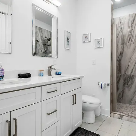Private Rooftop, Karaoke Fun & | Sleeps 10+ * Nashville