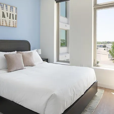 Landing Spectacular Studio Gym Apartment Nashville