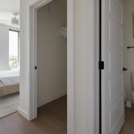 Landing Spectacular Studio Gym Apartment Nashville