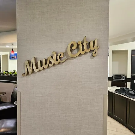 Club & Nashville