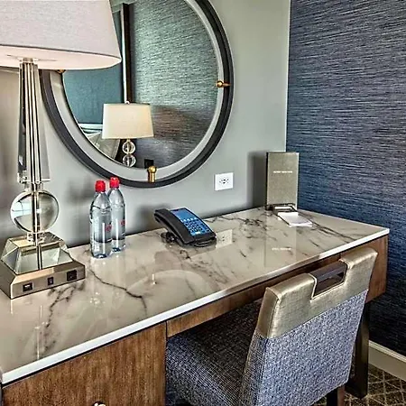 Hilton Hills Hotel 4*