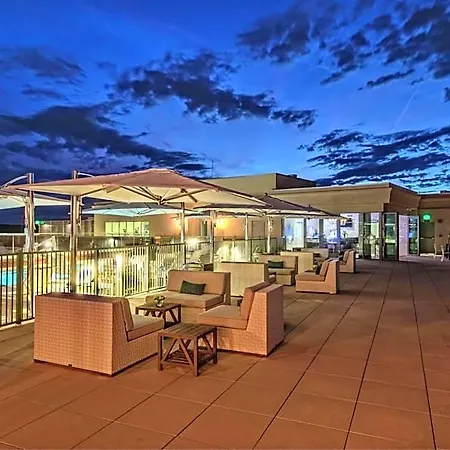 Hilton Hills Hotel 4*