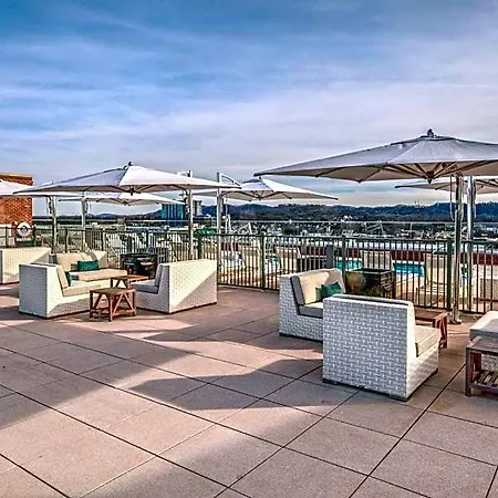 Hotel Hilton Hills