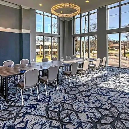 Hilton Hills 4*