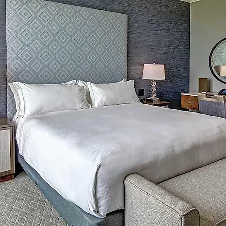Hotel Hilton Hills 4*