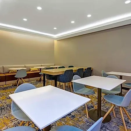 Towneplace By Marriott Airport Hotel Nashville