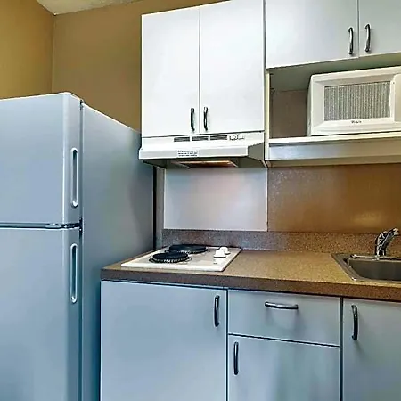 Extended America Select - - Airport Hotel