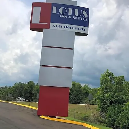 Lotus And 2* Nashville