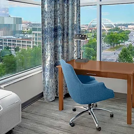 Hilton Garden Downtown Convention Center 3*