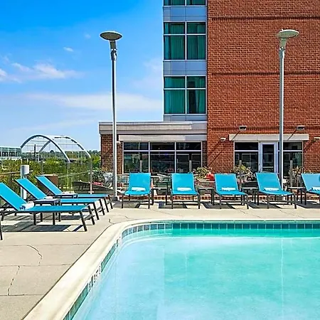 Hilton Garden Downtown Convention Center 3*
