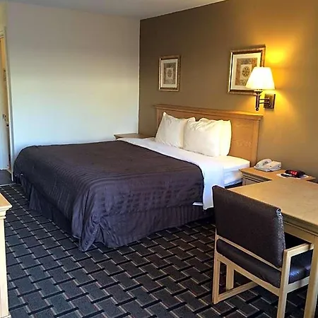Americas Value Near Downtown 2*