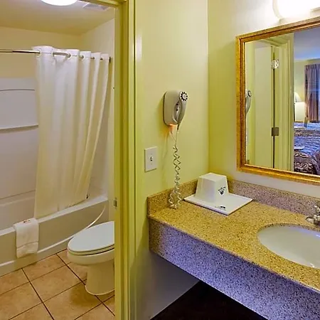 Americas Value Near Downtown 2*