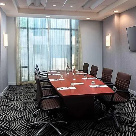 Hyatt Place Downtown Hotel 3*