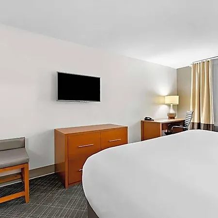 Comfort & Near Tanger Outlets I-24 Antioch Hotel