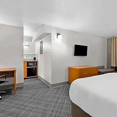 Hotel Comfort & Near Tanger Outlets I-24 Antioch