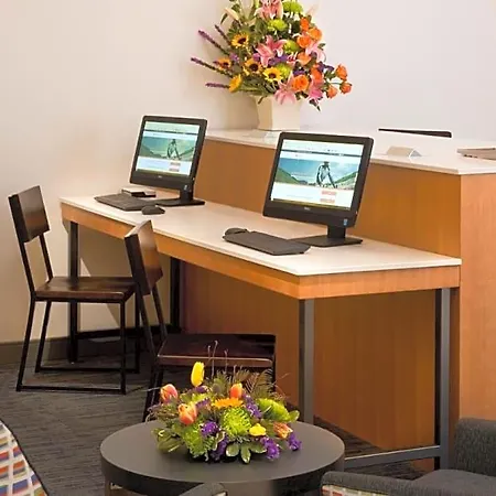 Express Airport By Ihg Hotel Nashville